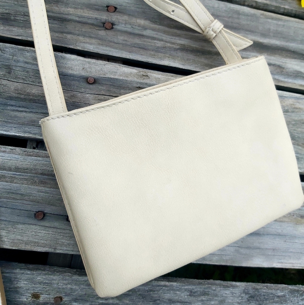 Universal Threads Crossbody Purse - image 1